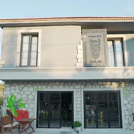 Kolaj Otel Кешме